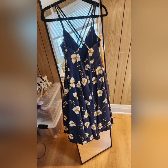 Le Chateau Navy Floral Dress - Picture 4 of 4